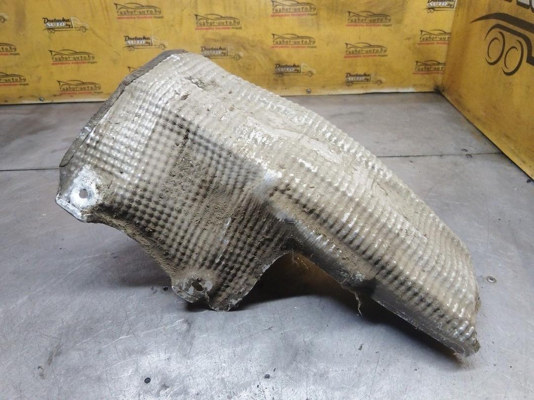 Тепловой экран глушителя I39OZ0 Volkswagen Passat купить с доставкой