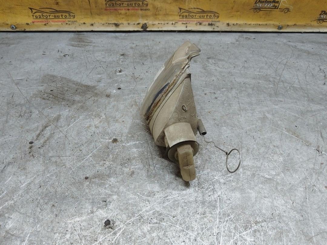 Поворотник левый 9LF9F1 Renault Laguna купить в магазине запчастей бу