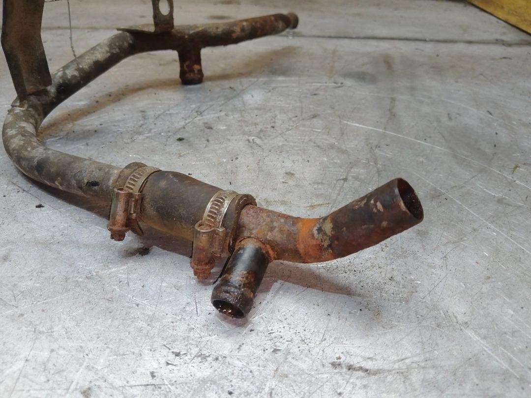 Трубка охлаждающей жидкости металлическая 6KZ5UA Audi 80 купить