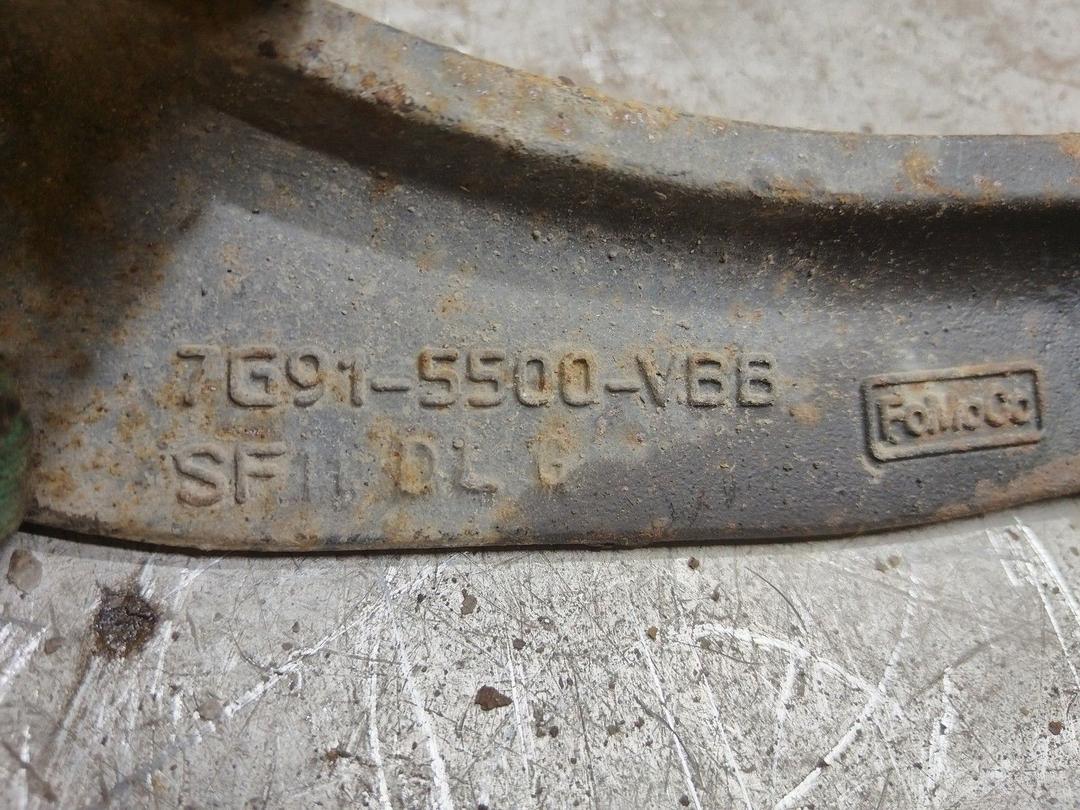 Рычаг задний правый 8U3Y43 Volvo XC70 купить на авторазборке