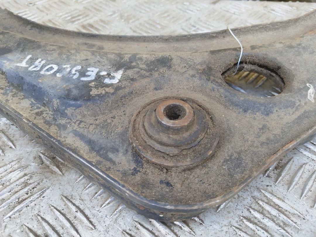 Рычаг передний правый 22YXY6 Ford Escort купить на авторазборке