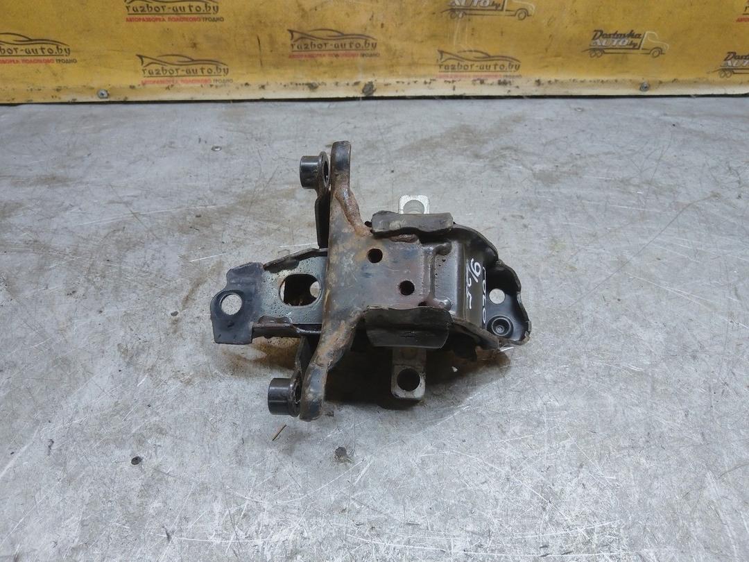 Подушка крепления КПП MTB5UP Volkswagen Polo купить