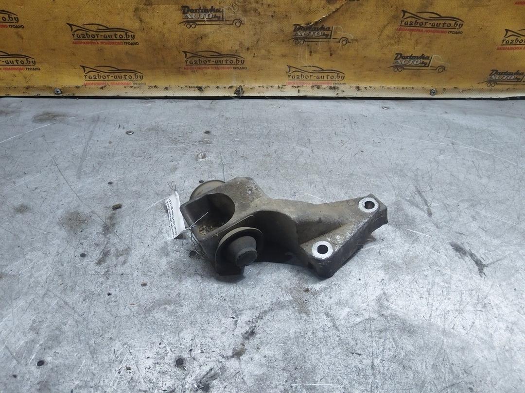 Кронштейн двигателя MY3LYH Citroen Xsara Picasso