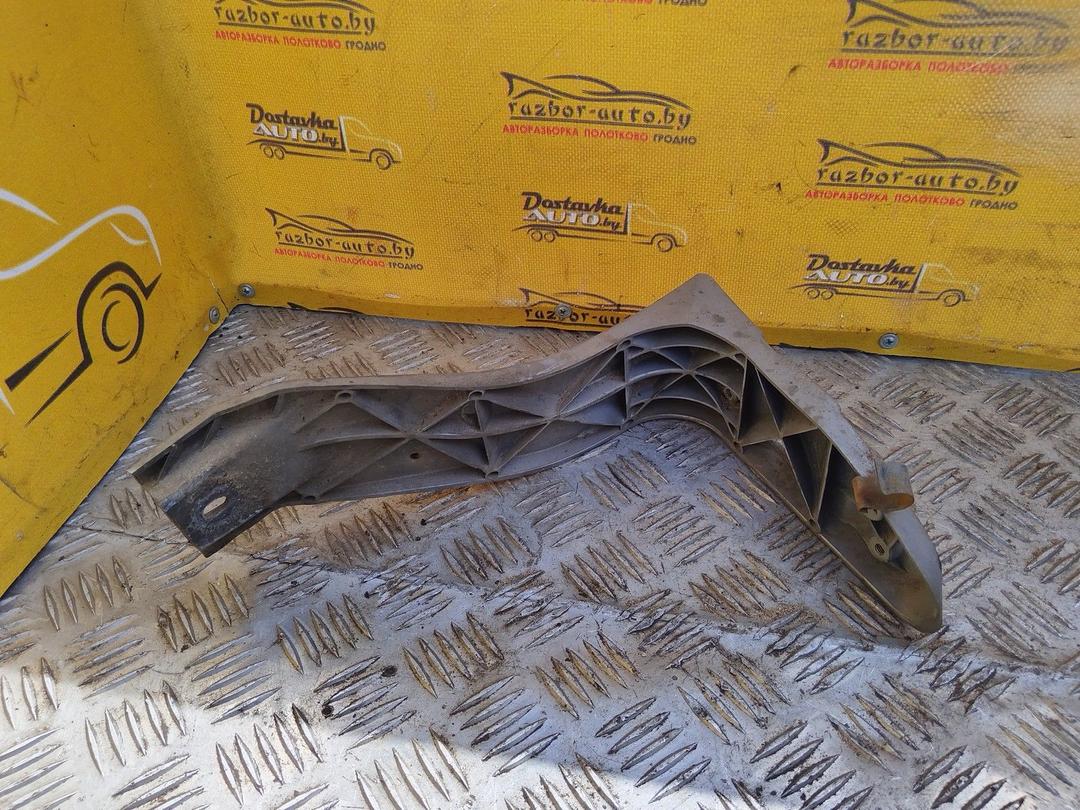 Кронштейн крепления крыла переднего левого BR9MFM Audi A4 - Фото 2