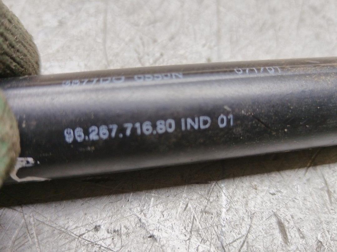 Амортизатор крышки багажника (3-5 двери) V68FWM Peugeot 406 купить в магазине запчастей бу