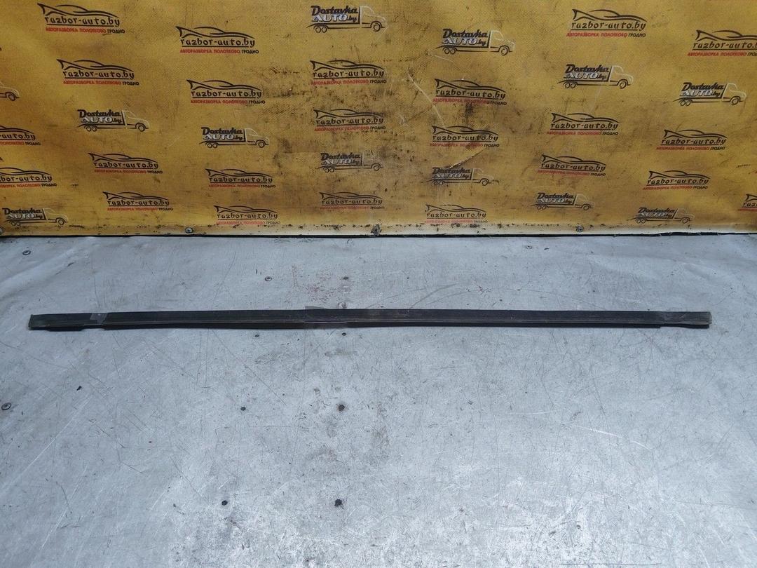 Молдинг стекла двери задней правой наружный N8NBK6 Volkswagen Passat купить