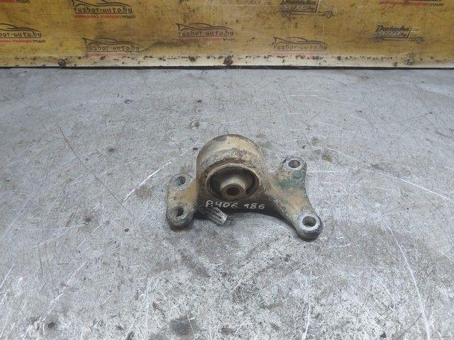 Кронштейн крепления рычага задней подвески G3P03R Peugeot 406