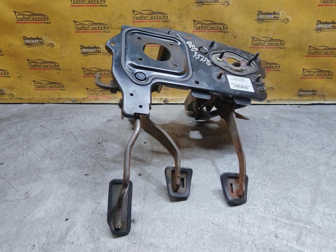 Узел педальный (блок педалей) AY3GH4 Daewoo Nubira купить на авторазборке