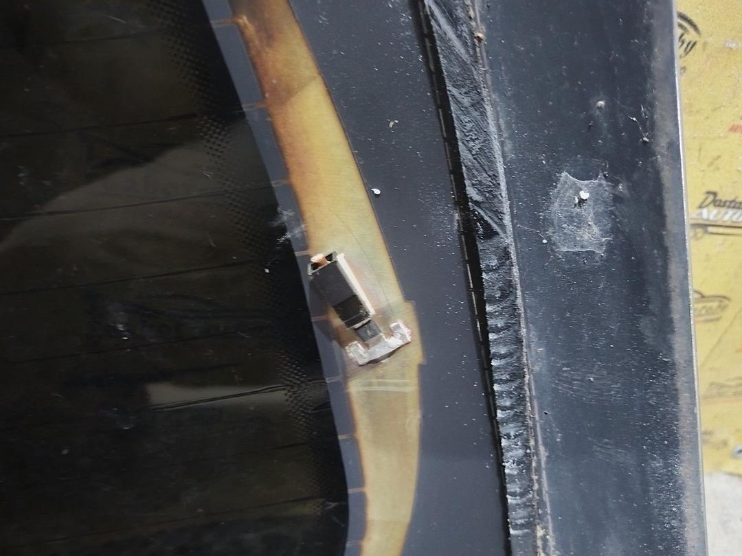 Стекло заднее 85M44R Opel Astra купить на авторазборке