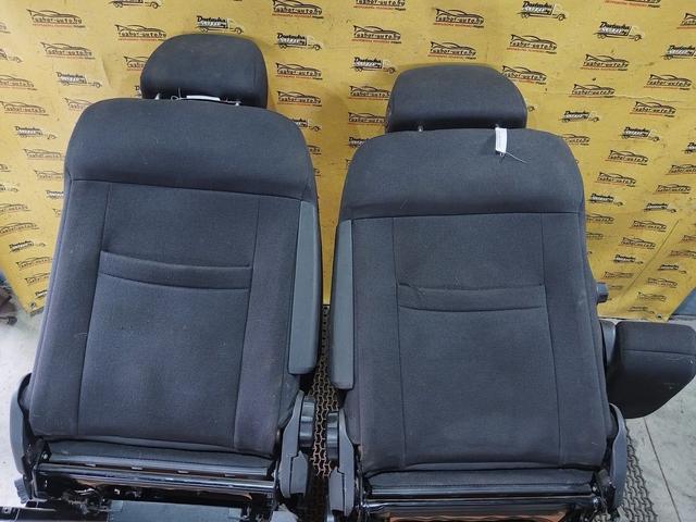 Сиденье переднее BUJ76L Opel Zafira undefined