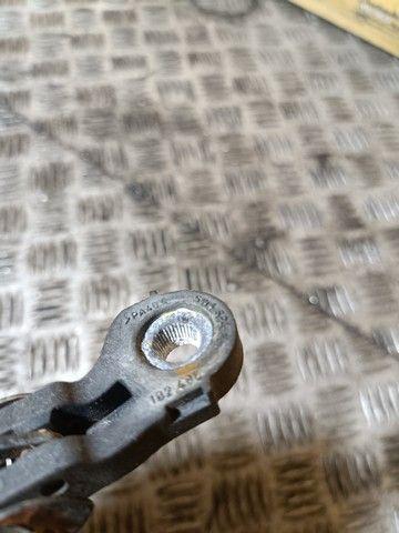 Щеткодержатель задний Q3JQ9U Volkswagen Golf купить с доставкой. Огромный выбор запчастей и марок авто. У нас есть практически все.