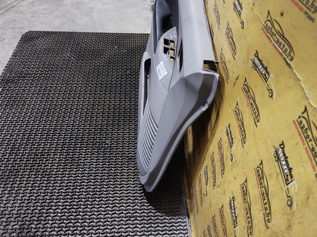 Обшивка двери передней левой (дверная карта) ZHKNE5 Mitsubishi Grandis купить в магазине запчастей бу