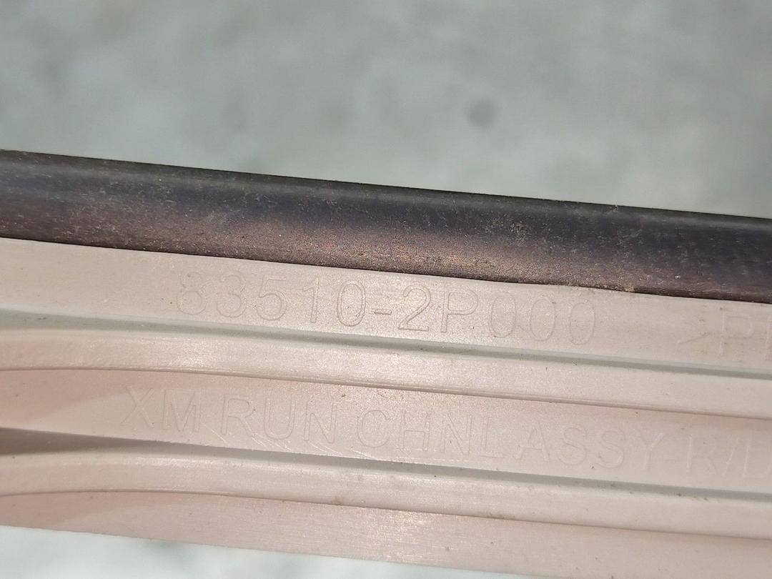 Направляющая стекла F41NC2 Kia Sorento купить в магазине запчастей бу