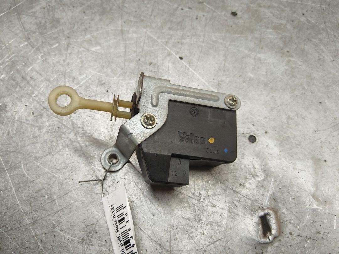 Активатор замка багажника A1LFV0 Toyota Aygo