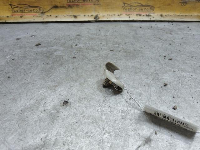 Крепление (крючок) солнцезащитного козырька B3LS2Z Mazda 323F купить