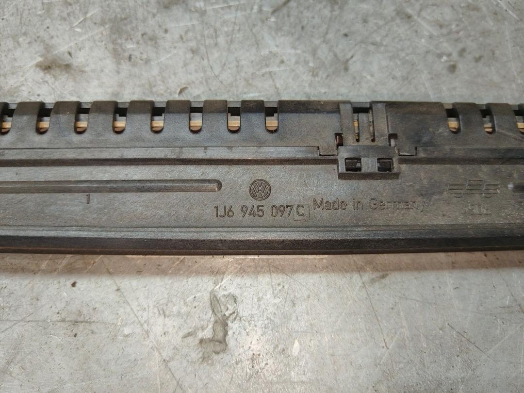 Стоп-сигнал 15TGPT Volkswagen Golf - Фото 4