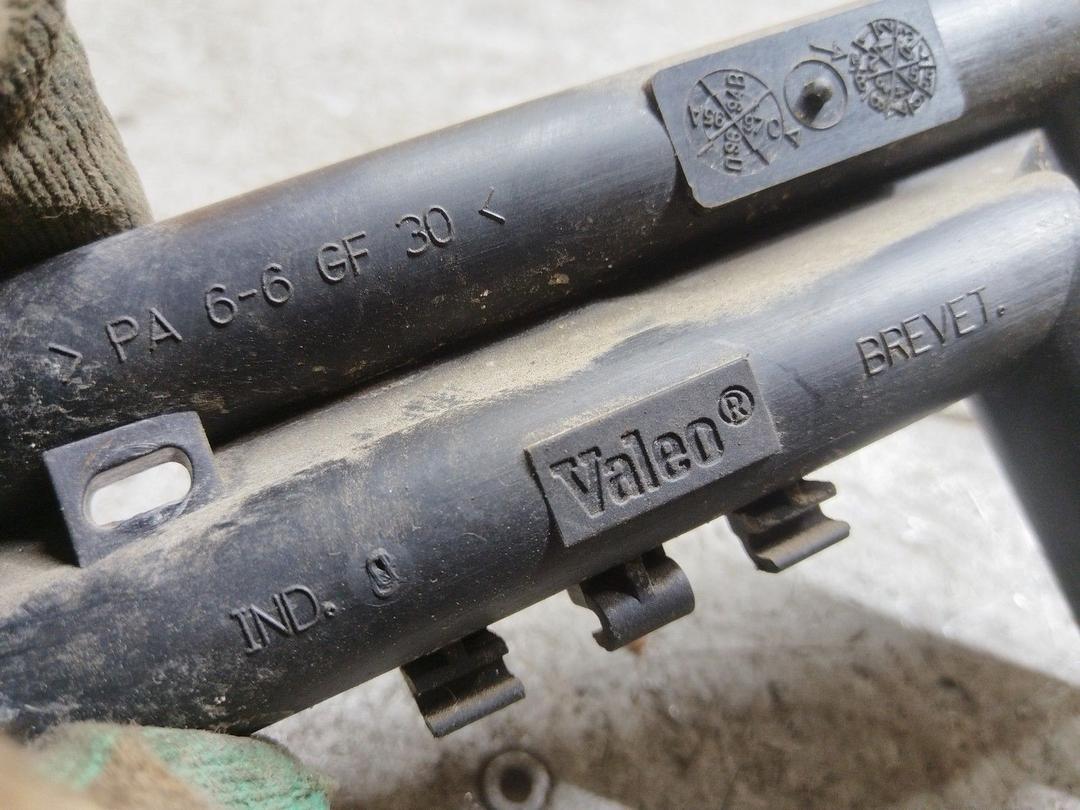 Патрубок отопителя (печки) 96409T Renault Scenic купить в магазине запчастей бу