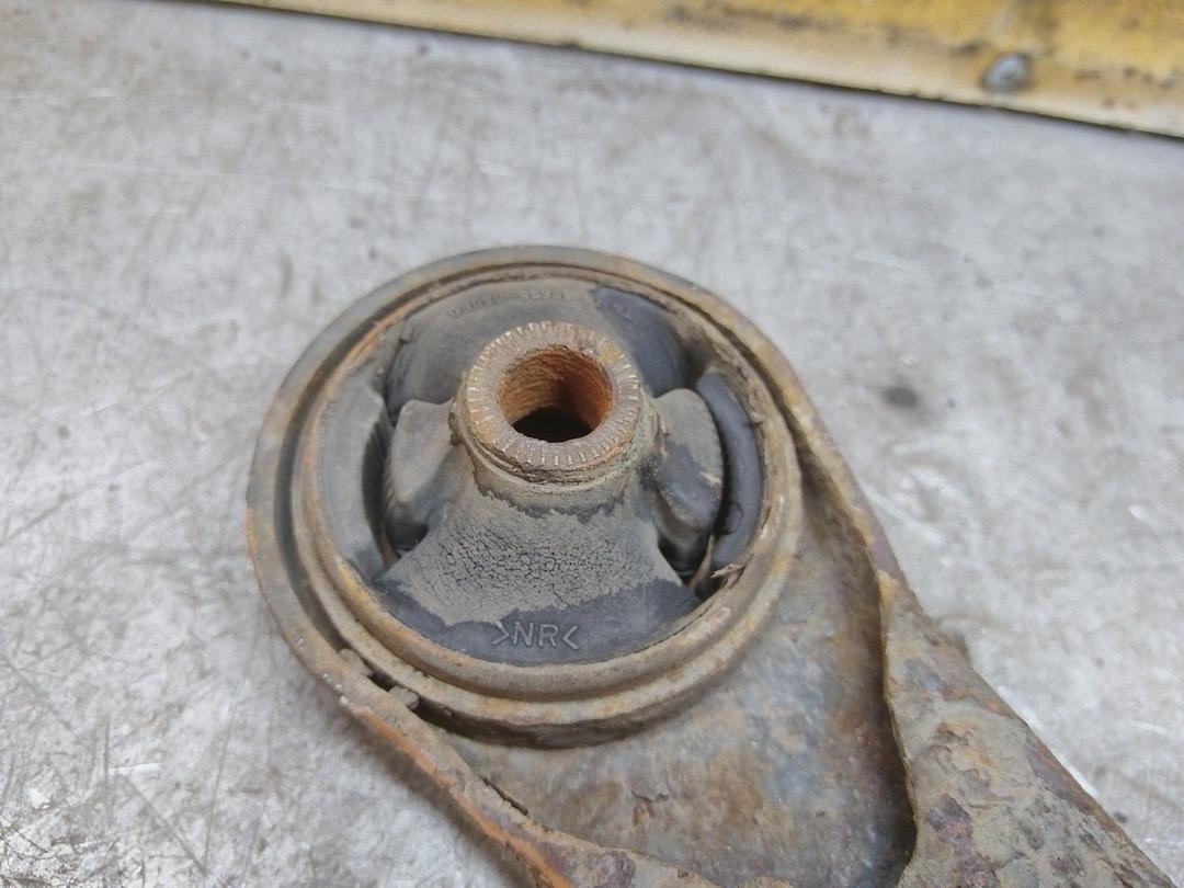 Рычаг передний правый 8YK92B Toyota Avensis купить с доставкой