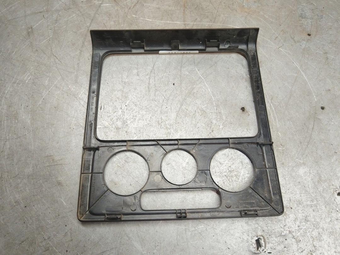 Рамка под магнитолу 43HGPC Volkswagen Caddy - Фото 2