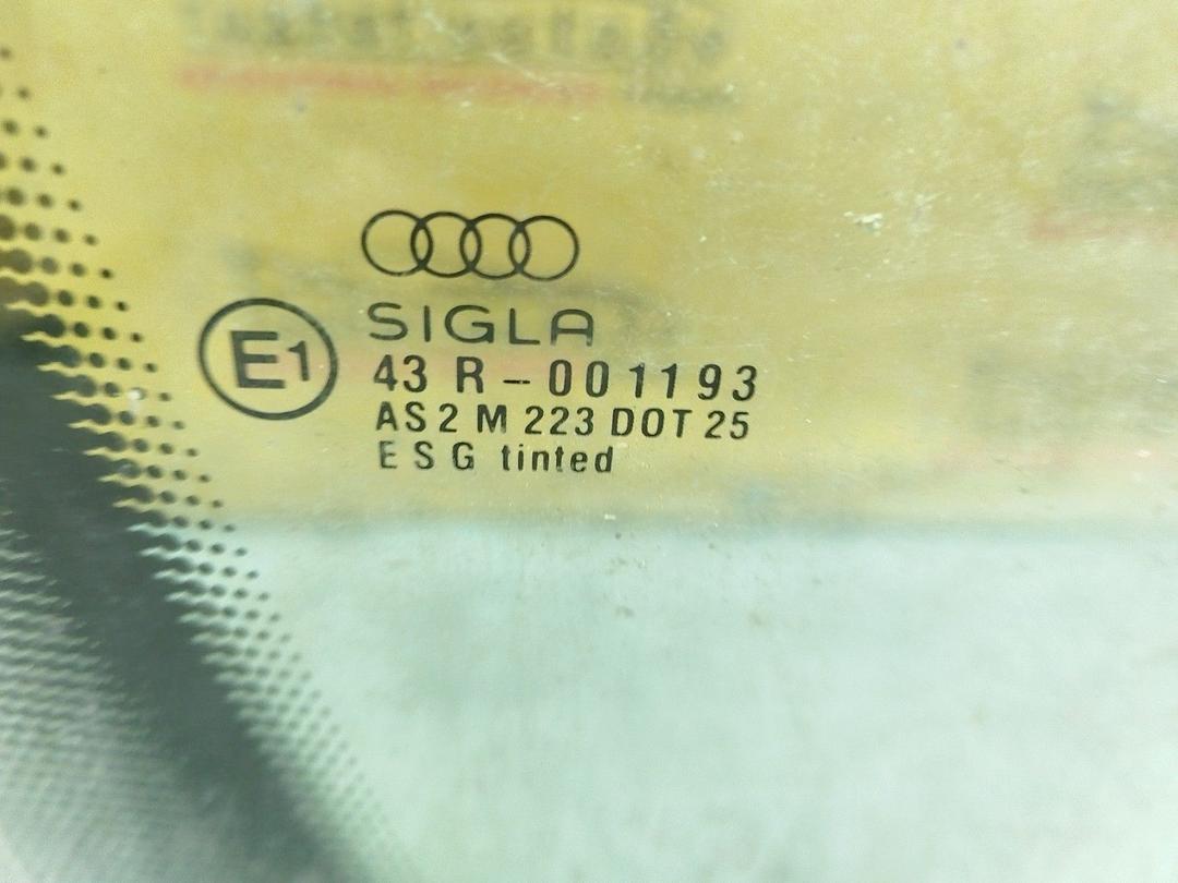 Стекло двери передней правой VE1584 Audi 80 купить