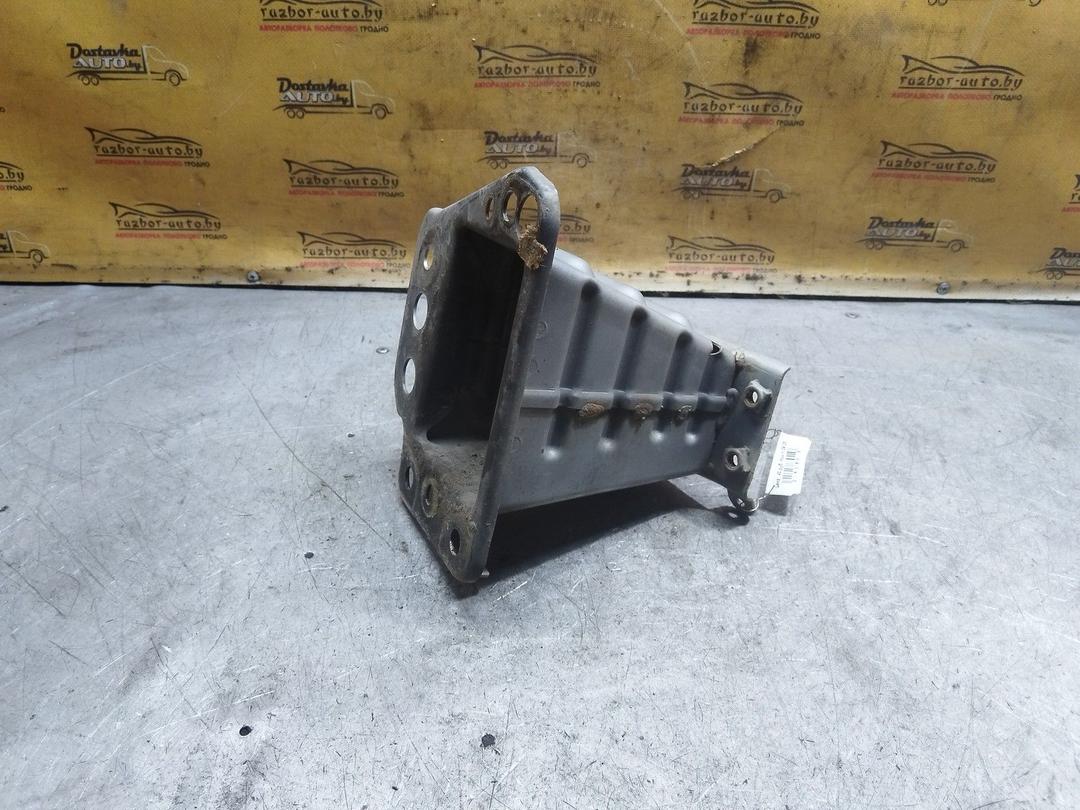 Кронштейн усилителя бампера переднего (Домик) XPK4H0 Opel Vectra