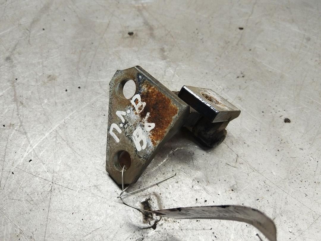 Петля двери передней левой L3C7O4 Volkswagen Passat купить