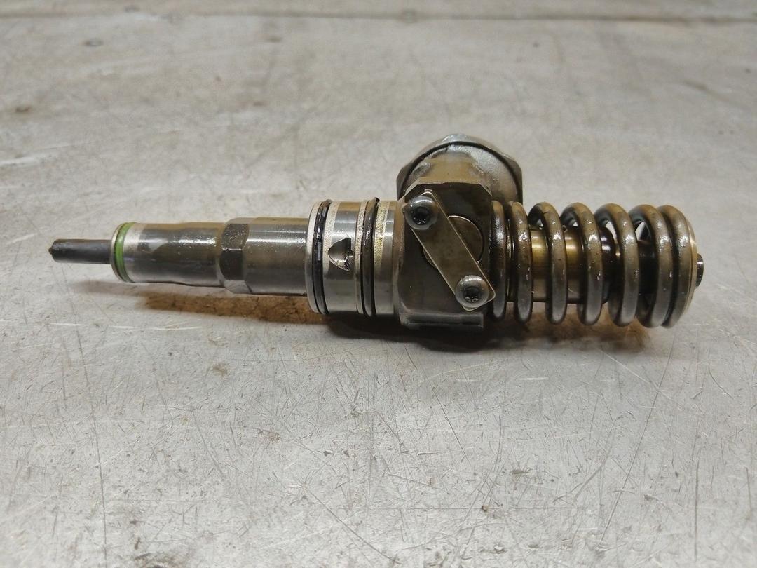 Форсунка PG4UV1 Volkswagen Passat купить