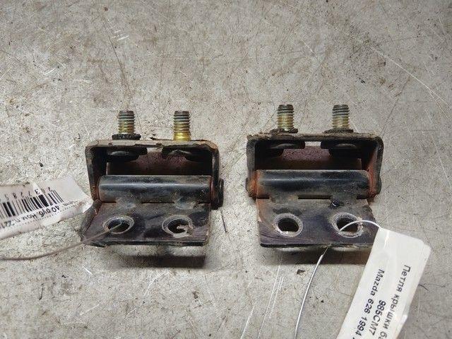 Петля крышки багажника 985CM7 Mazda 626 - Фото 1