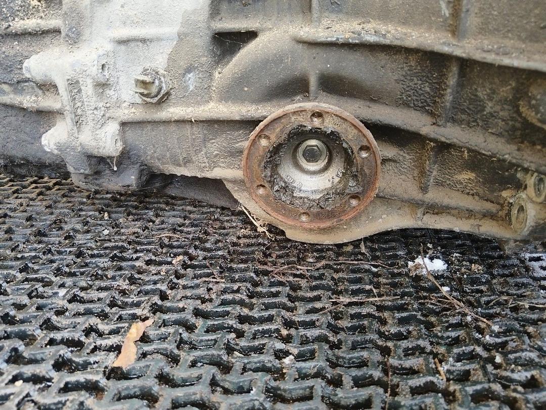 КПП механическая (МКПП) 4-ступенчатая RNGAIG Volkswagen Passat купить на авторазборке