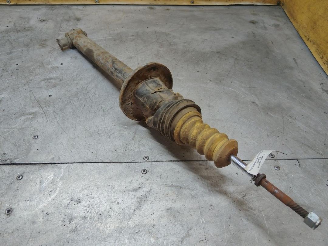 Амортизатор задний левый J86X0D Audi A4