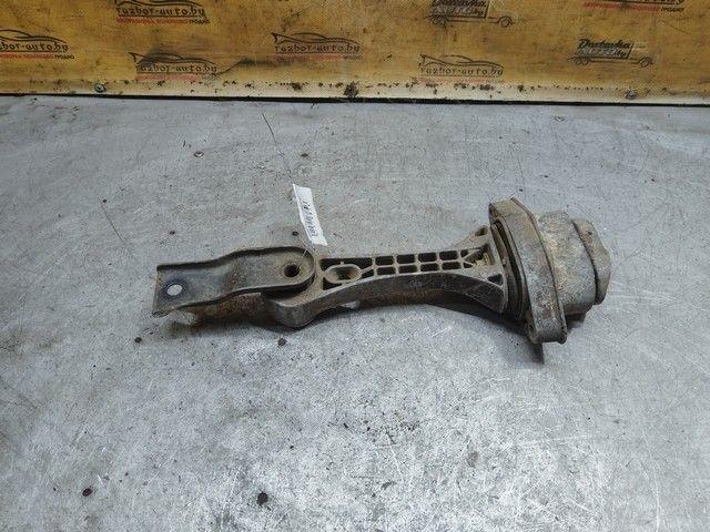 Подушка крепления КПП IEYTC5 Volkswagen Golf купить с доставкой