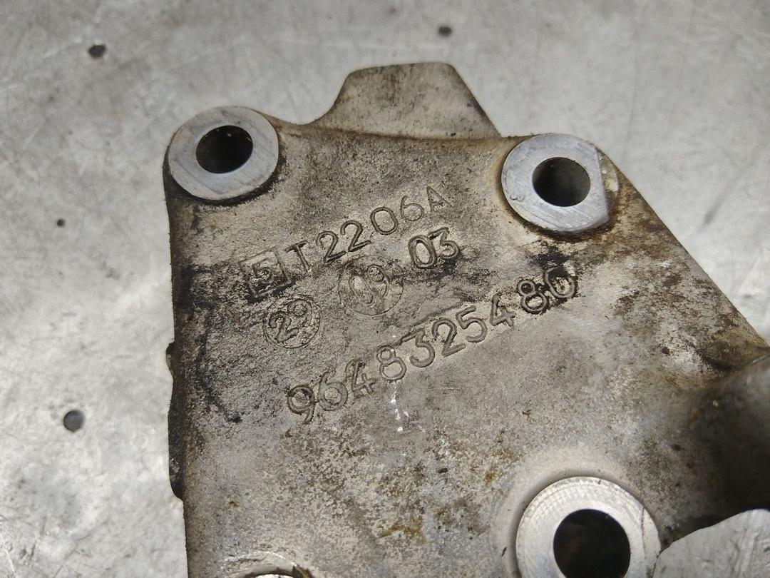 Кронштейн двигателя H8H9JV Peugeot Partner - Фото 4