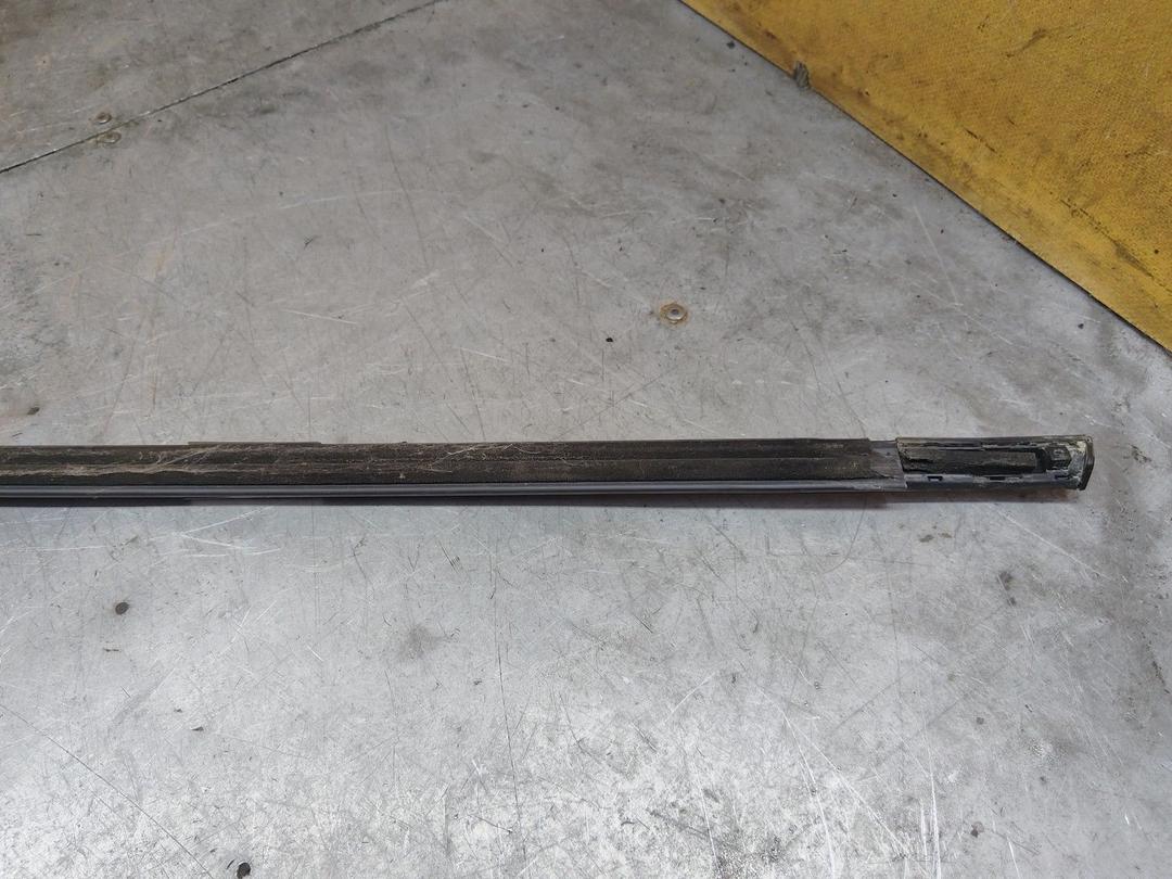 Молдинг стекла двери передней правой наружный 7PJFN6 Honda Accord купить на авторазборке