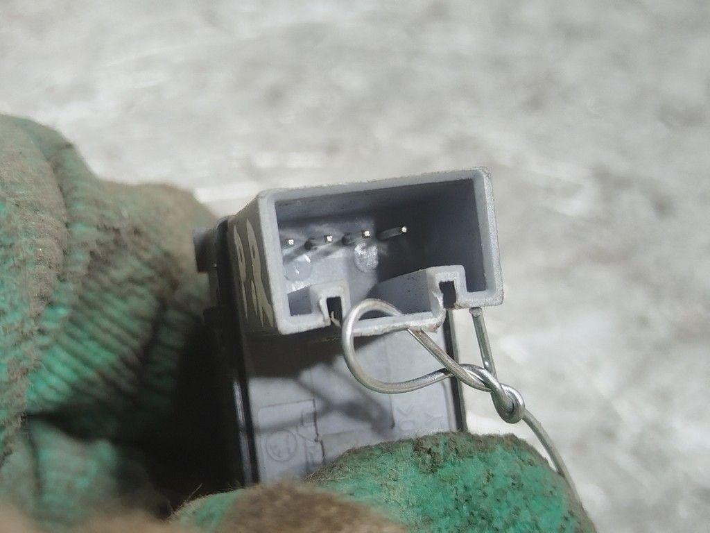 Кнопка стеклоподъемника переднего правого 7DD67H Volkswagen Jetta - Фото 4