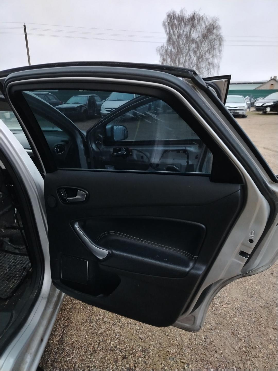 Стеклоподъемник электрический задний правый 8ZA343 Ford Mondeo