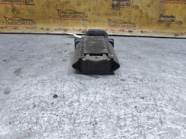 Ограничитель открывания двери передней 06XMWJ Mercedes C W202 купить с доставкой