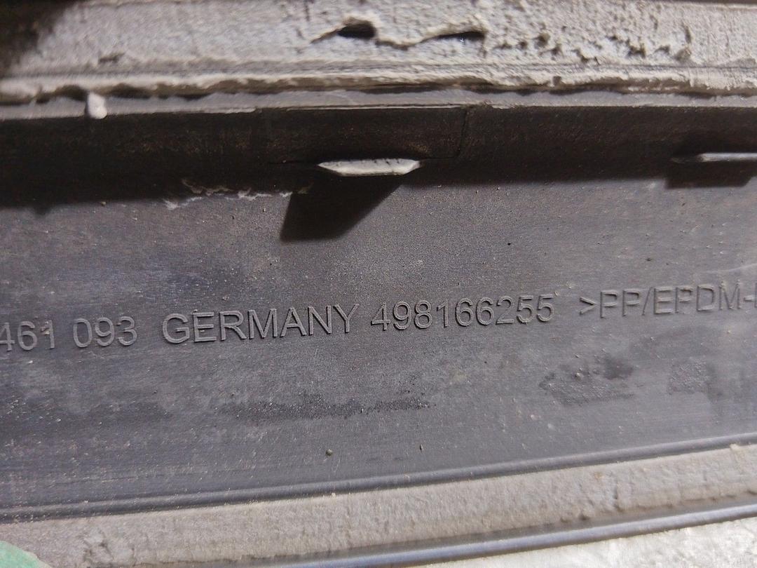 Молдинг двери передней правой KP4W5S Opel Astra купить в магазине запчастей бу