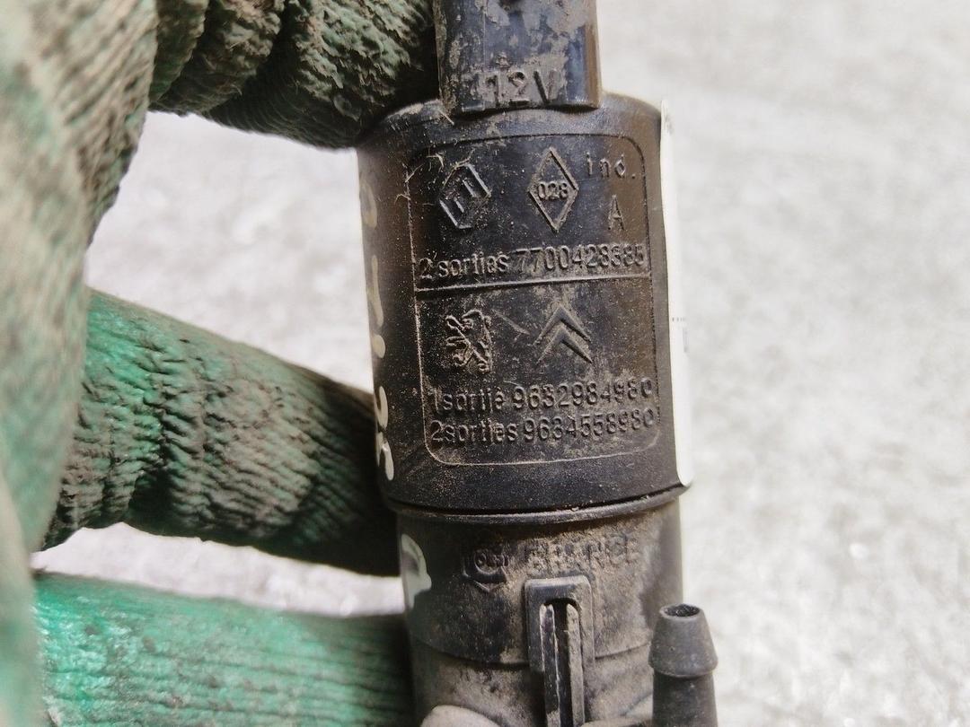 Насос (моторчик) омывателя стекла YBD2GM Peugeot 607 купить на авторазборке