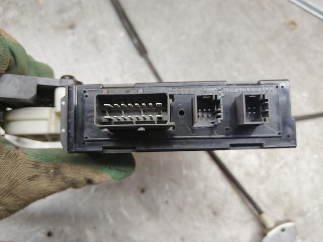 Стеклоподъемник электрический передний левый YXU7CT Citroen C8 купить на авторазборке