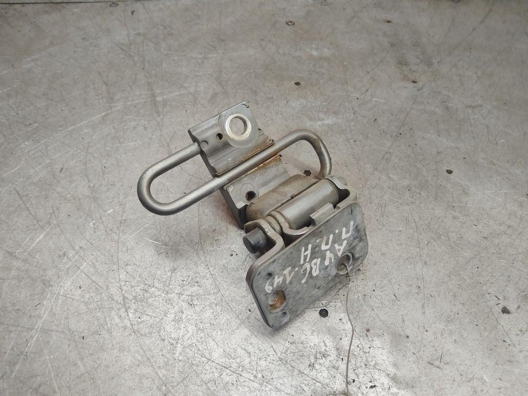 Петля двери передней правой L9HAH3 Audi A4