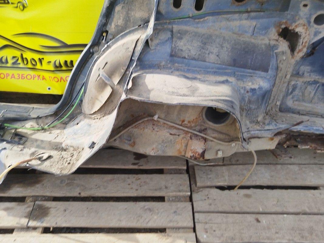 Крыло заднее правое 9CX2J5 Audi 100 undefined