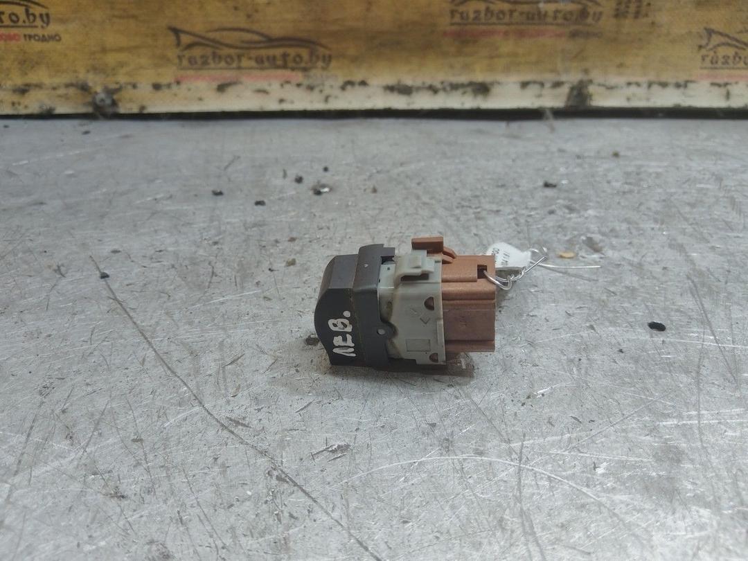 Кнопка стеклоподъемника заднего левого 85MPGO Renault Laguna - Фото 2