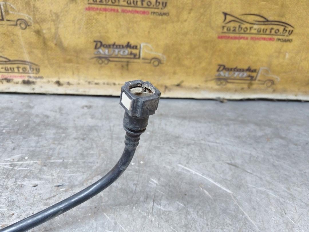 Трубка вакуумная J2C5AJ Peugeot 406 купить в магазине запчастей бу