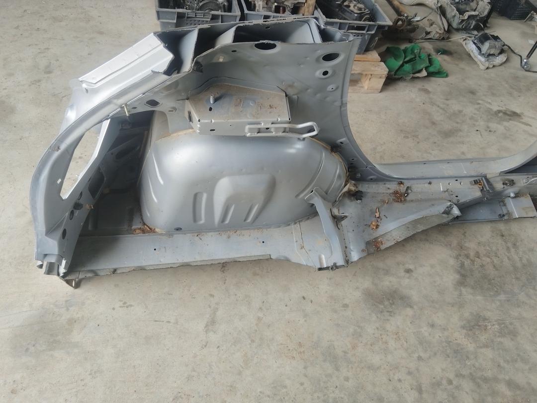 Крыло заднее правое IRSFEK Peugeot 307 купить с доставкой