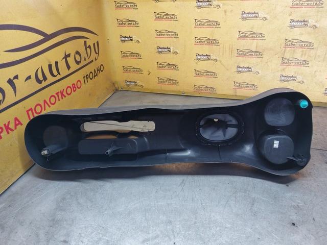 Консоль салона (кулисная часть) 6HYN4D Toyota Yaris купить на авторазборке