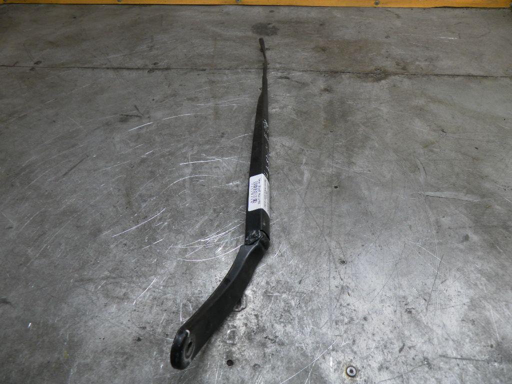 Щеткодержатель (поводок стеклоочистителя, дворник) MB7A1L Renault Scenic купить