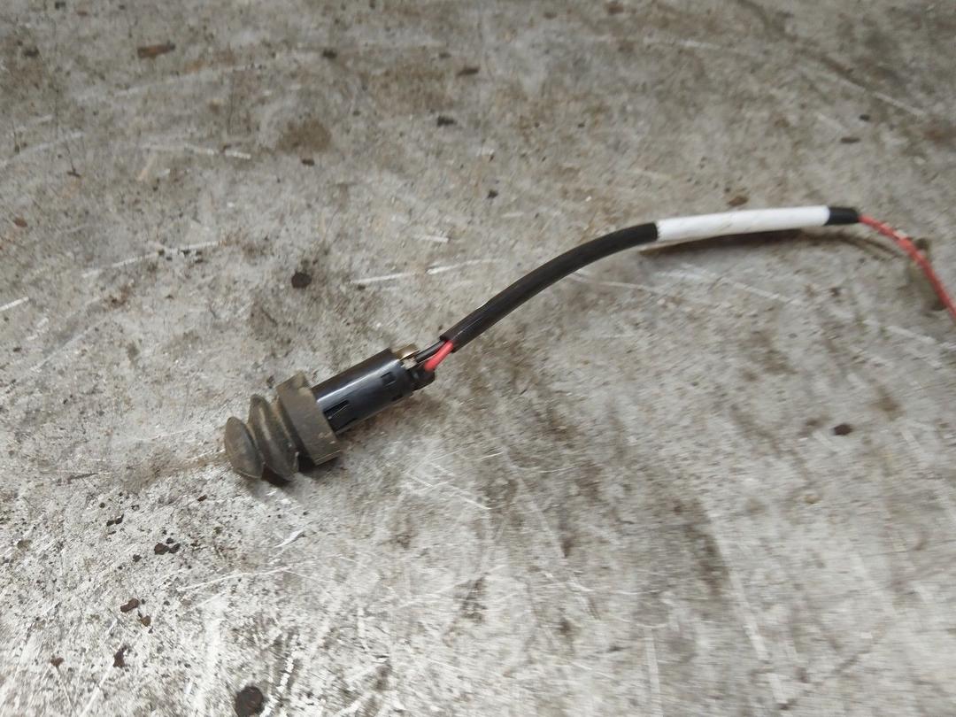 Выключатель концевой (концевик) 1ZGTOJ Subaru Forester купить на авторазборке