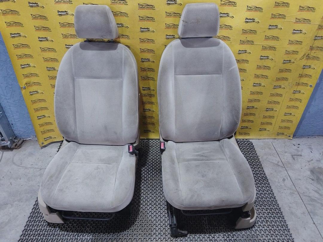 Салон (комплект сидений) 47RSOT Ford C-Max купить в магазине запчастей бу