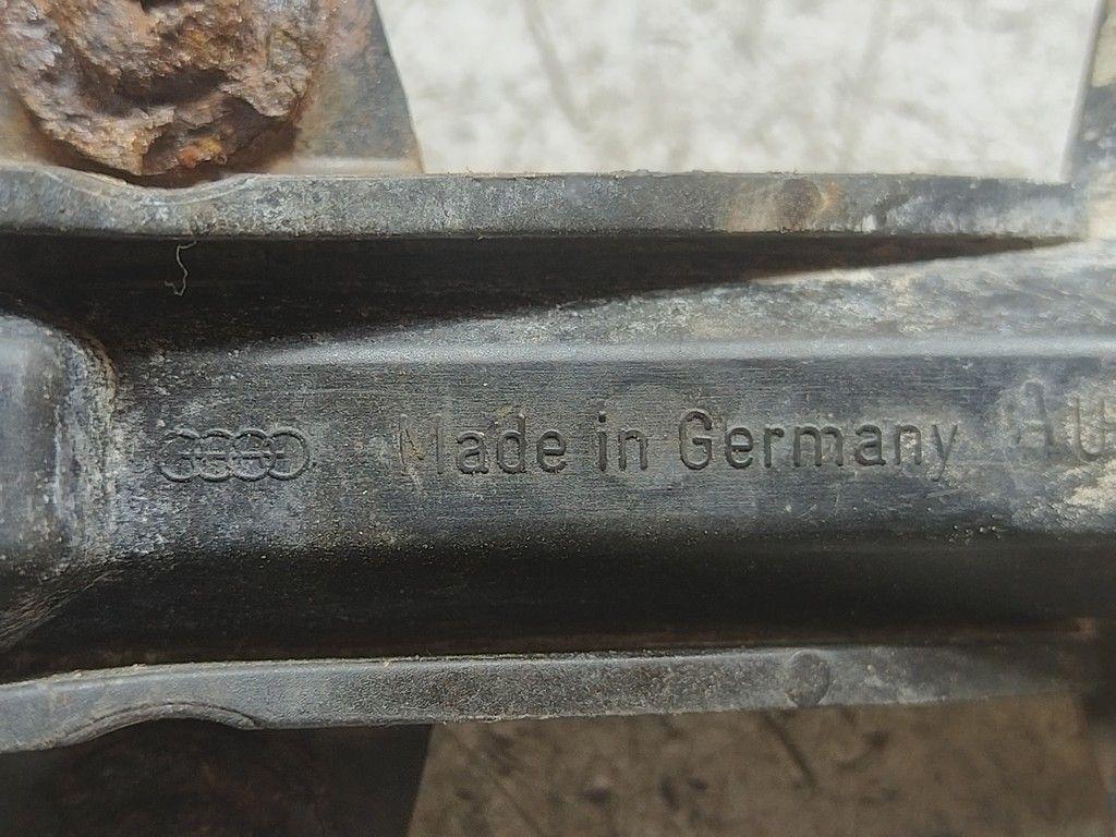 Кронштейн крепления бампера заднего XIJ8Y4 Audi 80 - Фото 5