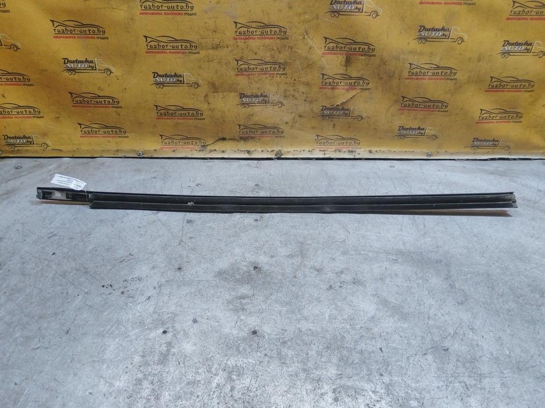 Молдинг стекла двери передней левой наружный UG355T Ford Galaxy купить